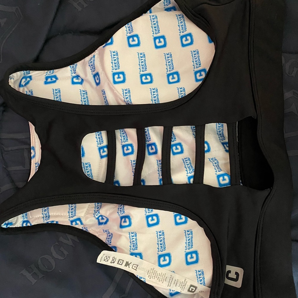 Chestee sports bra